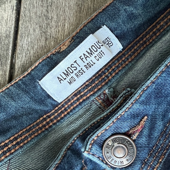 Almost famous denim destroyed jeans size 19 juniors plus raw edge pants - Picture 2 of 3